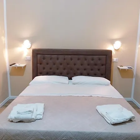 Le Di Antonella 3*